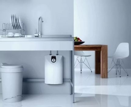 Stiebel Eltron - ledende på rangeringen av produsenter av øyeblikkelig varmtvannsbereder Modell Stiebel Eltron DHB-E 13 SLi