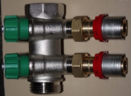 Kolektrod for wiring two rings of water in the apartment Water manifold