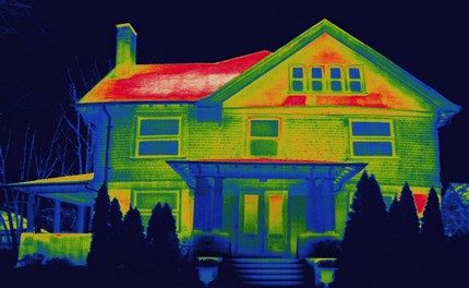 Heat leakage of an old house with a leaky roof House through a thermal imager