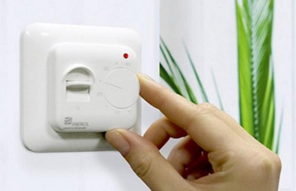 Thermostat infrared mainit na sahig ng pelikula Ang pagpipilian ng modelo ng termostat