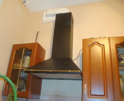 High noise from a working hood