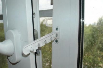 Devices for ventilation in an apartment building Accessories for window ventilation