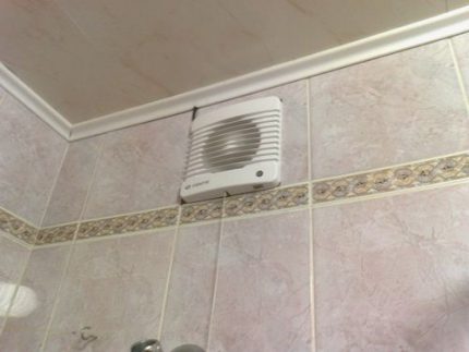 Fan prevents unscheduled ventilation cleaning Bathroom fan