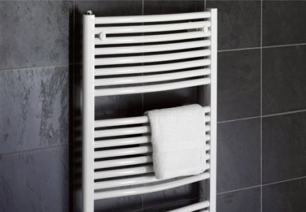 Qual o tamanho melhor para escolher um toalheiro aquecido para um apartamento Aquecedor de toalhas grande