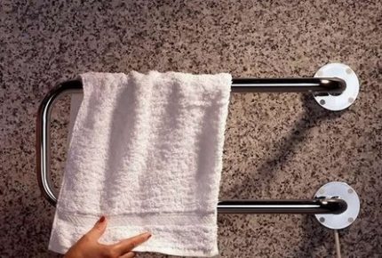A forma mais simples de aquecedor de toalhas de água Secador de toalhas tipo P