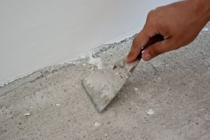 Paghahanda para sa pag-install ng pag-install ng infrared floor para sa pagtula ng linoleum Ang batayan para sa isang film heat-insulated floor
