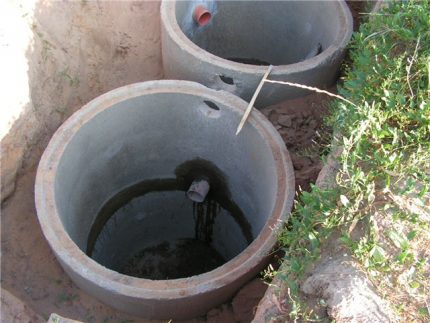 Fosse septique en anneaux de béton