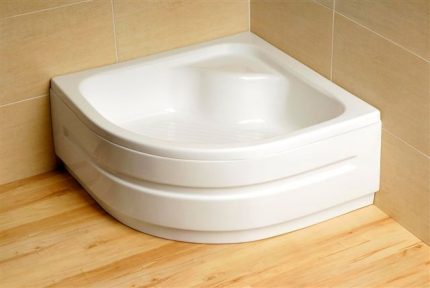 DIY shower cubicle na may tray ng earthenware Mga tray ng Earthenware