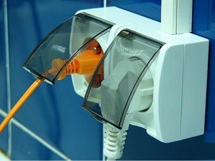 Soquete impermeável para conectar um toalheiro aquecido elétrico Equipamento impermeável certificado