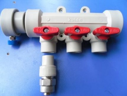 How to make and install the underfloor heating collector Heated floor collector