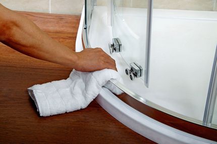 Nettoyage quotidien avec des détergents pour la douche Soins quotidiens - excès ou nécessité