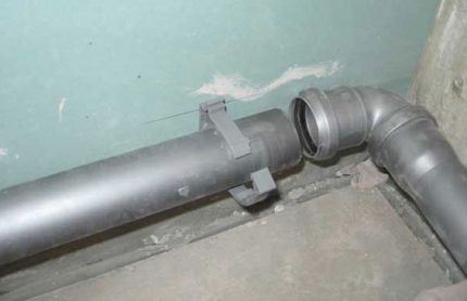 Sistem paip pembetung sendiri di apartmen Paip pembetung