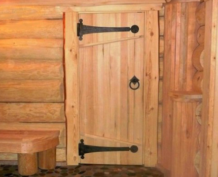Jurang di bawah pintu bilik wap