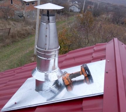 Comment fixer un déflecteur à la cheminée Installation de déflecteur DIY