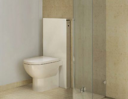 Lavabo per terra amb instal·lació de blocs