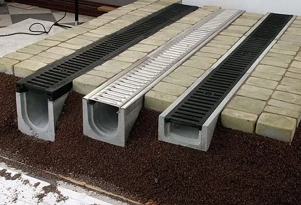 Trays for storm sewers Trays for storm sewers