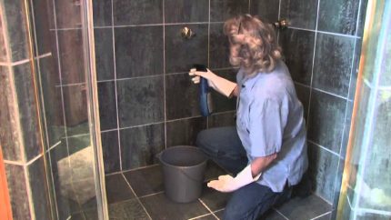 Comment et comment prendre soin de la cabine de douche au quotidien Entretien quotidien de la plomberie