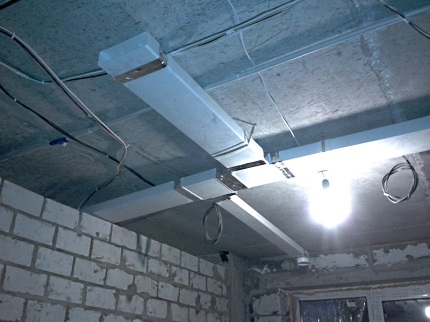 Air inlet to the apartment through the ducts Duct installation