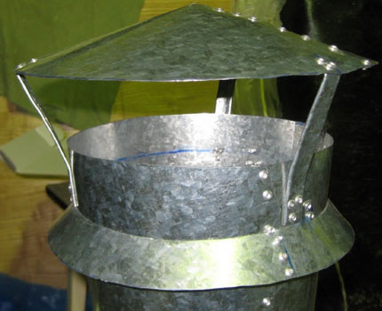 Homemade vent for sewer ventilation in a private house Homemade sewer ventilation baffle