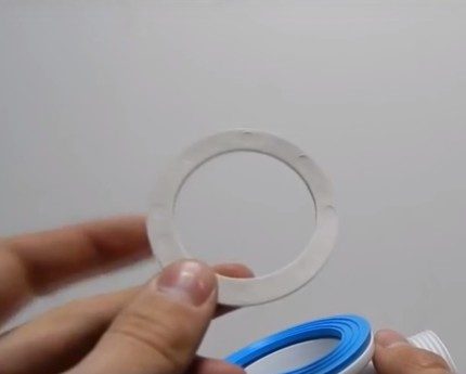 Ang panloob na gasket sa paligid ng paagusan ng kanal