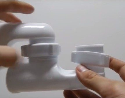 Koneksyon ng isang pipe ng sanga at isang hydrolock