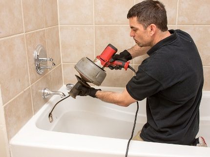 Sewer cleaning cable with tool Pistol type tool