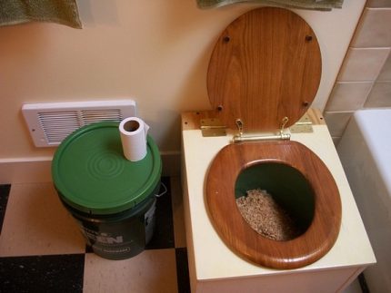 Peat in the outdoor bathroom