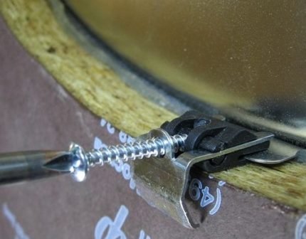 Paano mag-install ng isang lababo sa kusina gamit ang mga fastener Mga fastener