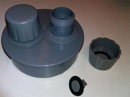 Aeration valve for ventilation of the sewerage of a private house Aeration valve device