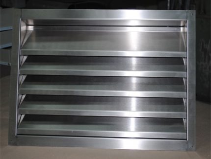 Grilles d'aération dans le garage Grilles d'alimentation