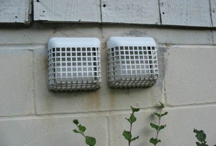 Disposition des ouvertures de ventilation dans le garage Grilles de ventilation