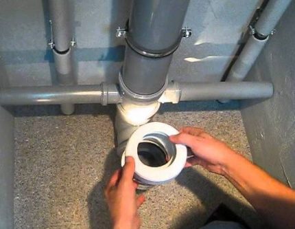 Lakukan sendiri manset untuk pembetung pembetung di apartmen Manset Riser
