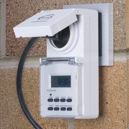 Temporizador para ajustar a ventilação forçada na garagem Temporizador eletrônico para tomadas