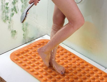 Paano pumili ng isang ligtas na shower Anti-slip mat