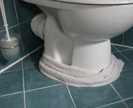 How to eliminate condensation on the toilet bowl Condensation towel