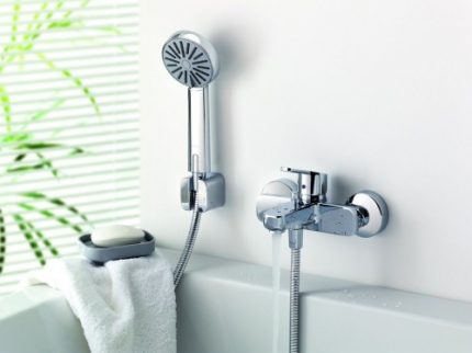 Mga tampok ng pag-install at pagkonekta ng isang hygienic shower sa banyo Inlet ng tubig