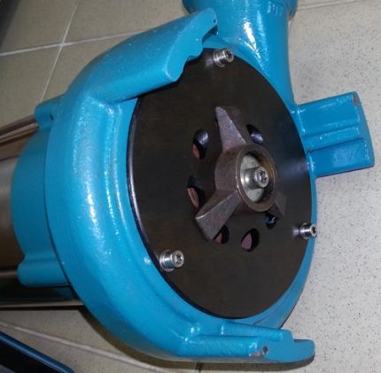 Gear cutting device Gear cutting device