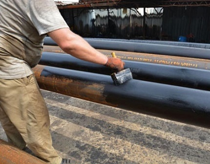 Bituminous mastics for sealing pipes