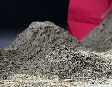 Portland cement for sealing sewer pipes