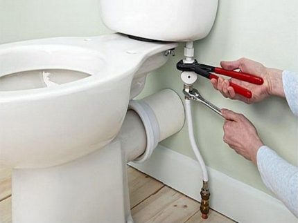 Horizontal outlet toilet Horizontal outlet toilet
