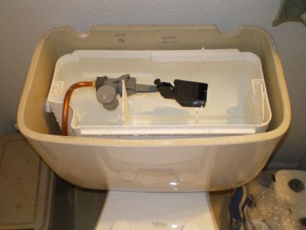 The specifics of using a double toilet bowl Double drain tank