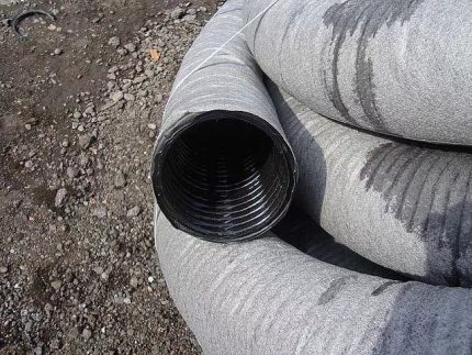 Mga kanal para sa pagtatayo ng pagpapatuyo ng pader ng pundasyon Ang mga geotextile drains