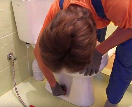 Označavanje mjesta za pričvršćivanje WC-a Označavanje mjesta za pričvršćivanje WC-a