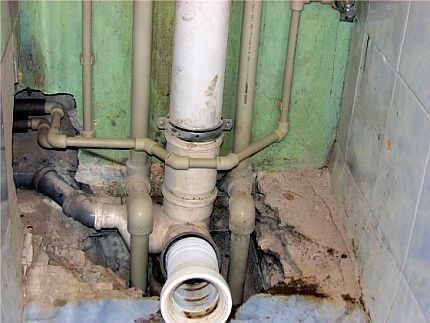 Potrubní připojení k stoupačce stoky Potrubní připojení k stoupačce stoky