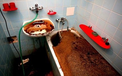Completely clogged sewer Completely clogged sewer