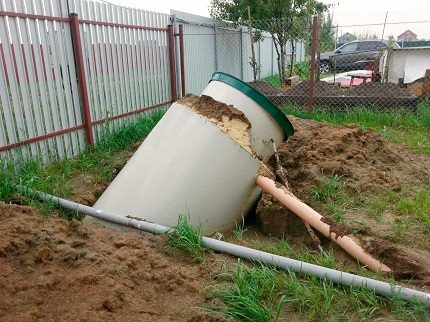 Ascent of an empty septic tank Ascent of an empty septic tank