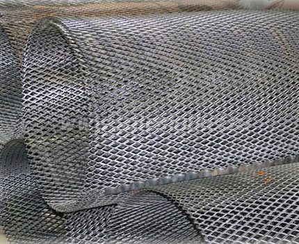 Grid for the construction of a do-it-yourself spark arrestor in the chimney Stainless steel wire mesh