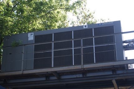 Roof unit chiller fan coil system Chiller installation outside
