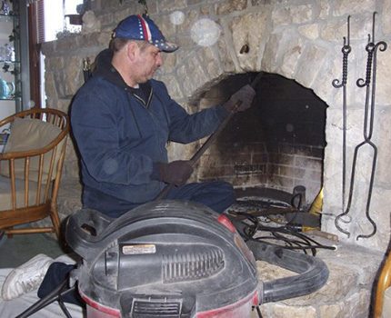 Paano i-vacuum ang isang tsimenea mula sa soot Mas malinis ang Vacuum