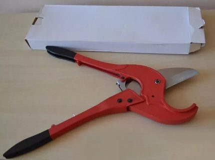 Propylene pipe cutter Propylene pipe cutter